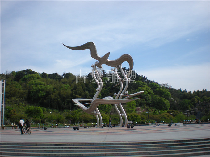 飞翔广场园林景观拉丝不锈钢雕塑