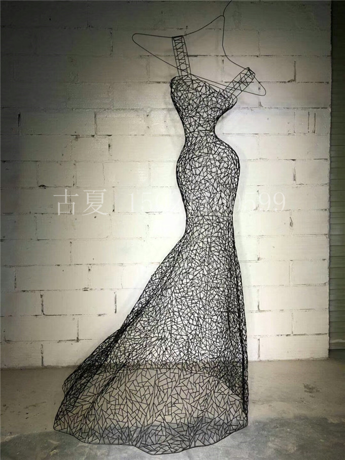 长裙金属雕塑艺术品
